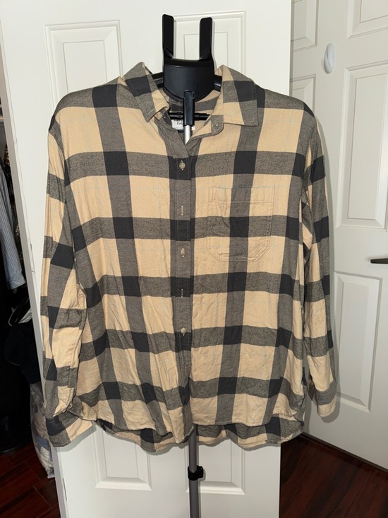 American Eagle Outfitters Tops - American Eagle Outfitters Beige and Black Plaid Button-Down Shirt